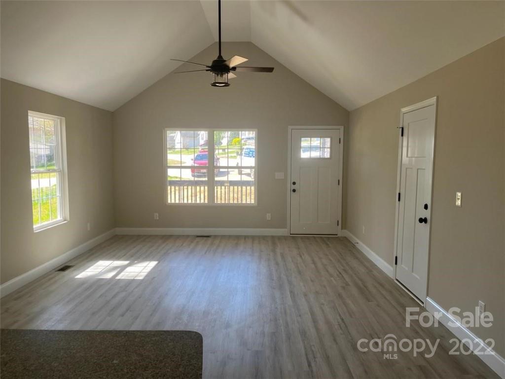 330 Eagle Creek Road Clover, SC 29710 - Photo 4 of 40 Gallery Image 4