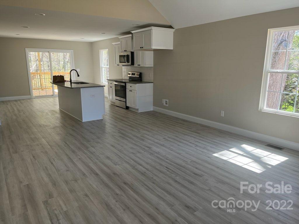 330 Eagle Creek Road Clover, SC 29710 - Photo 5 of 40 Gallery Image 5