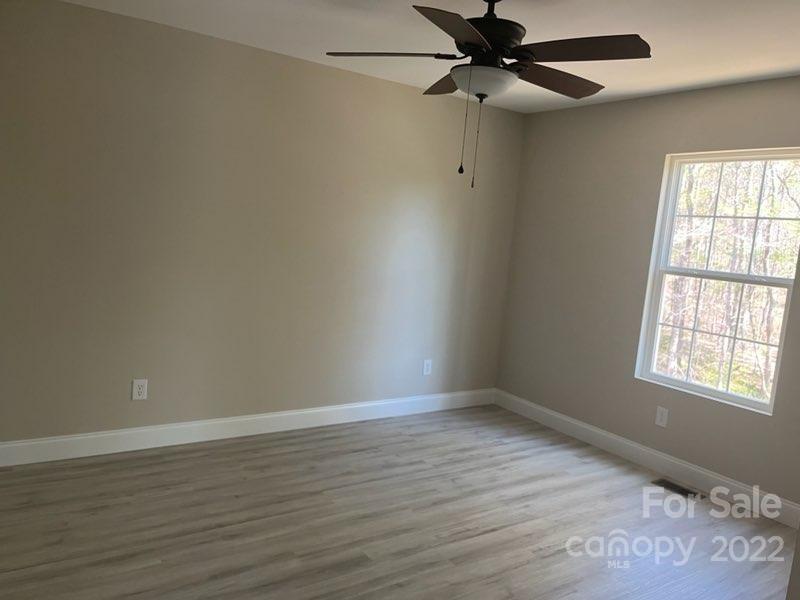 330 Eagle Creek Road Clover, SC 29710 - Photo 8 of 40 Gallery Image 8