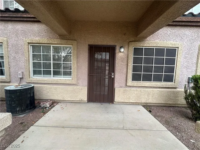$1,563 | 1956 Vista Malaga Street, Unit 102, Las Vegas, NV 89106