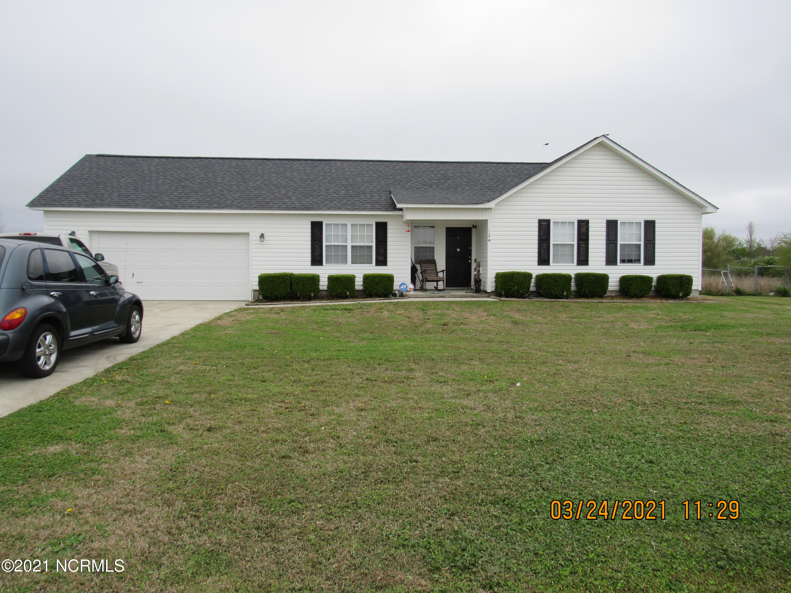 124 Annie Road Richlands, NC 28574 - Photo 1 of 22 IMG_2447