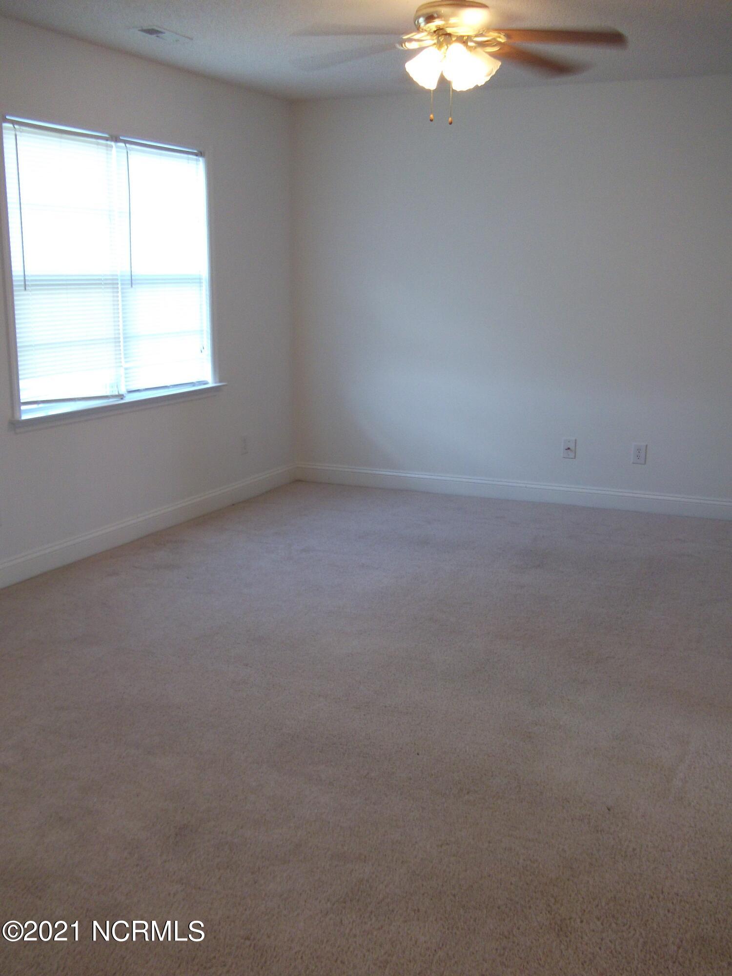 124 Annie Road Richlands, NC 28574 - Photo 4 of 22 DSCF8883