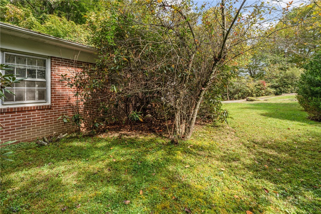 1794 Highway 105 Boone, NC 28607 - Photo 7 of 16