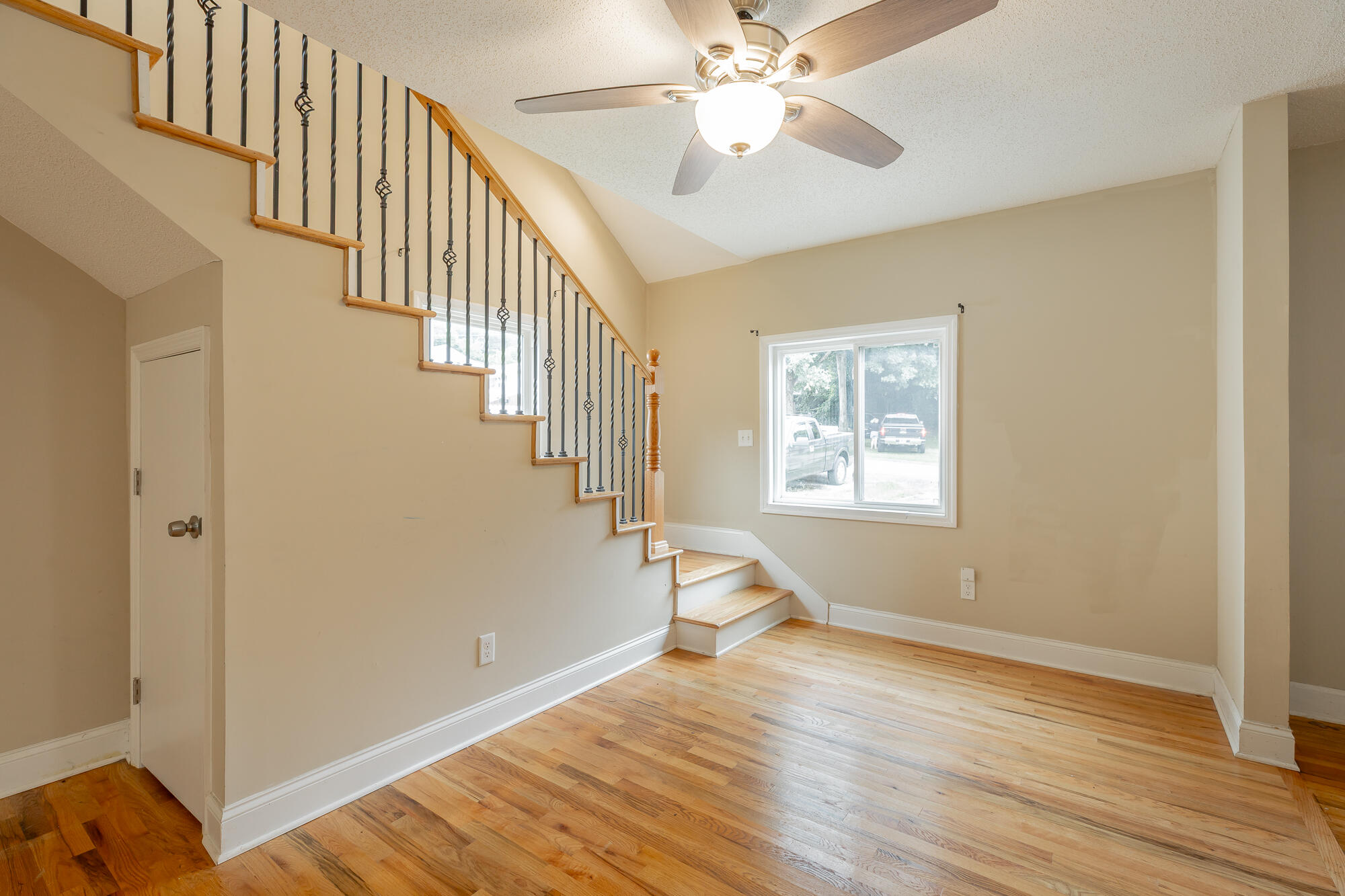 1712 John Ross Road Chattanooga, TN 37412 - Photo 5 of 63 Stair Case