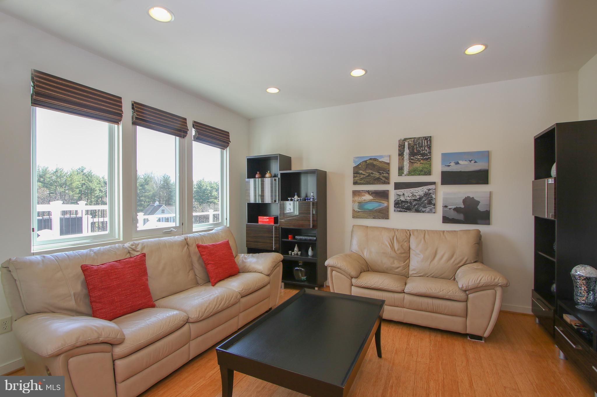 15429 Conrad Spring Road Boyds, MD 20841 - Photo 7 of 29 Interior (General)