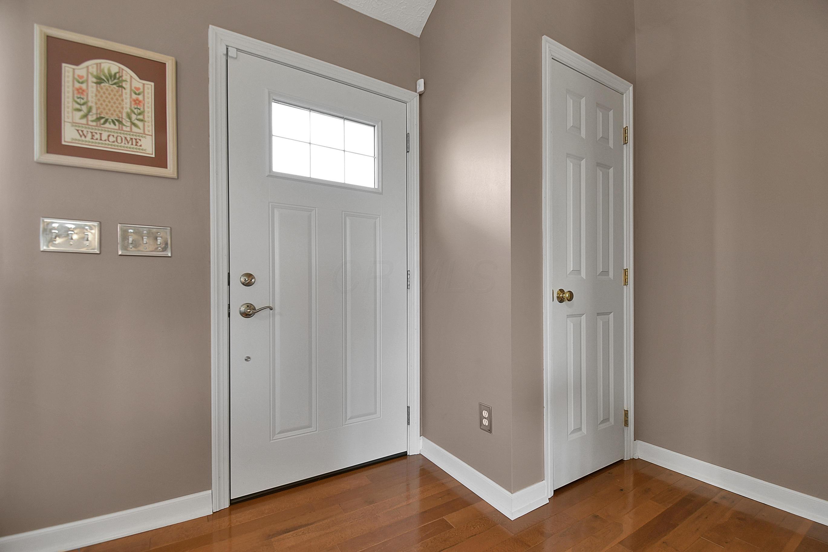 8159 Barlow Road Westerville, OH 43081 - Photo 4 of 37