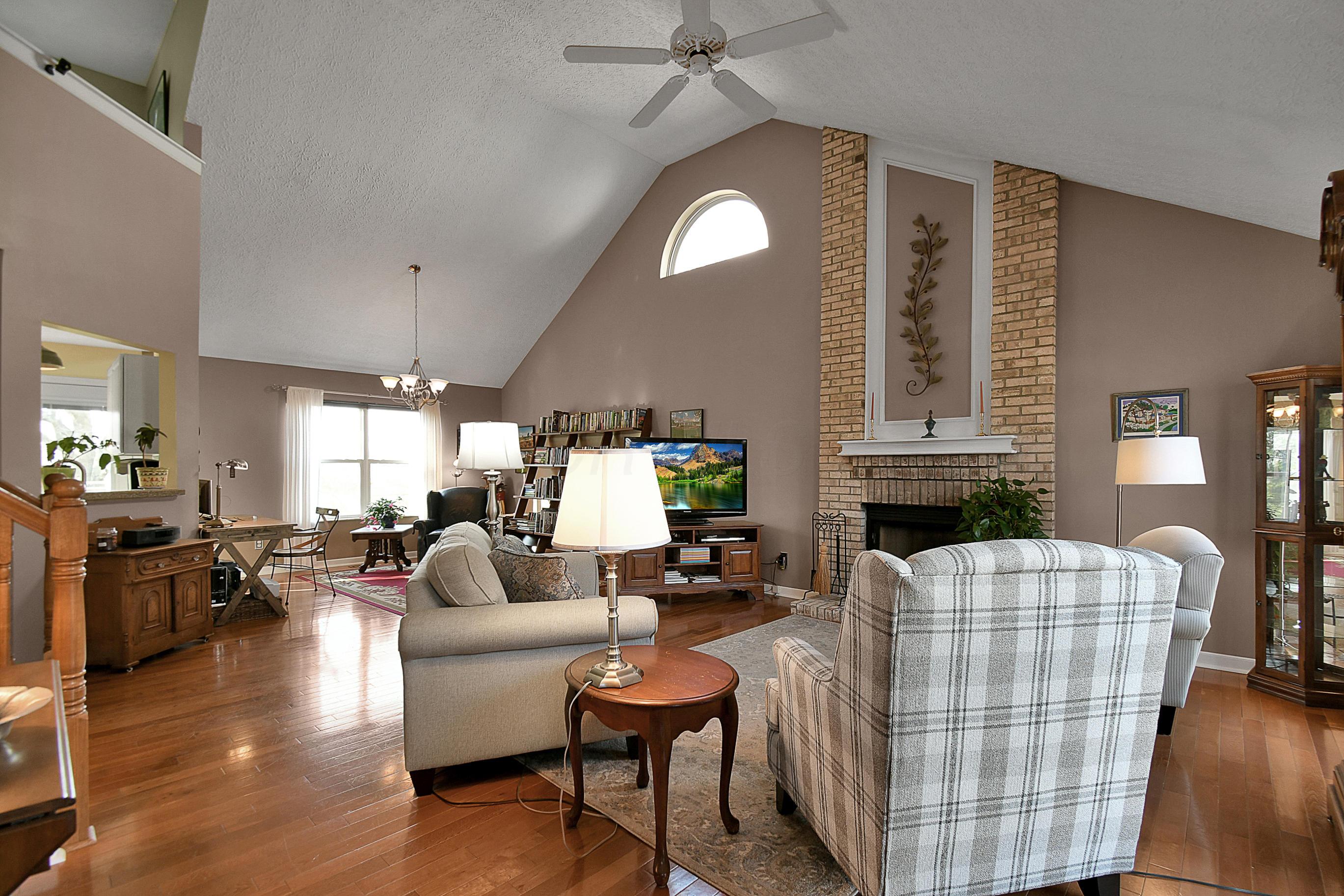 8159 Barlow Road Westerville, OH 43081 - Photo 5 of 37