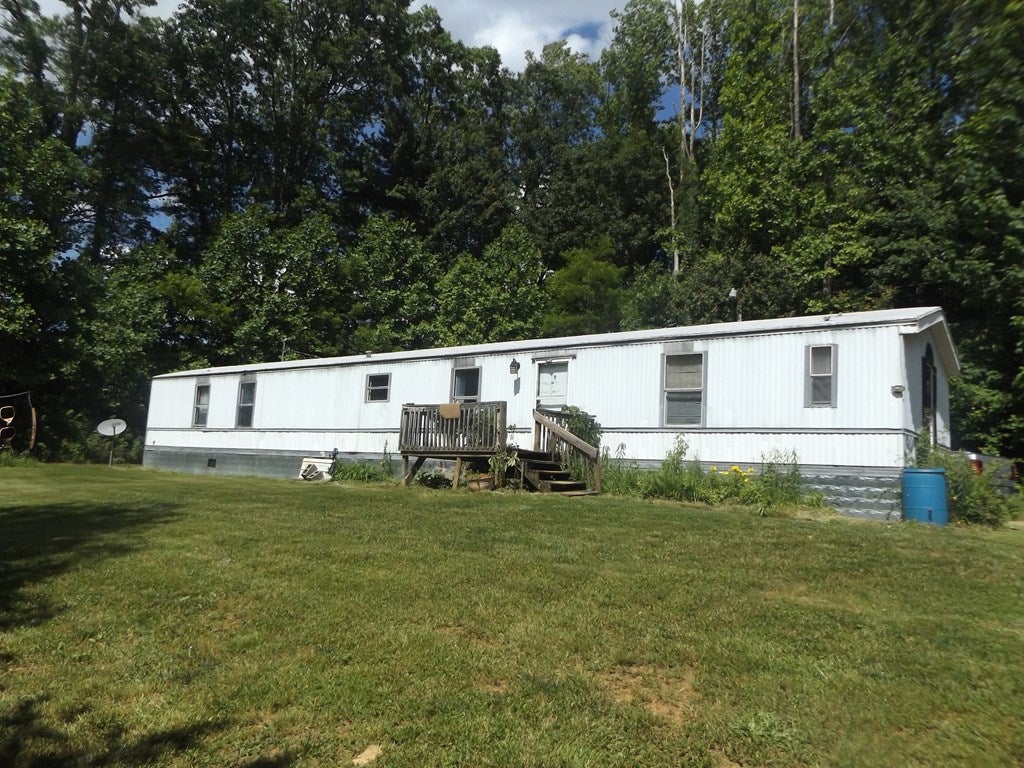 239 Little Bit Road Hillsville, VA 24343 - Photo 13 of 17 Gallery Image 13