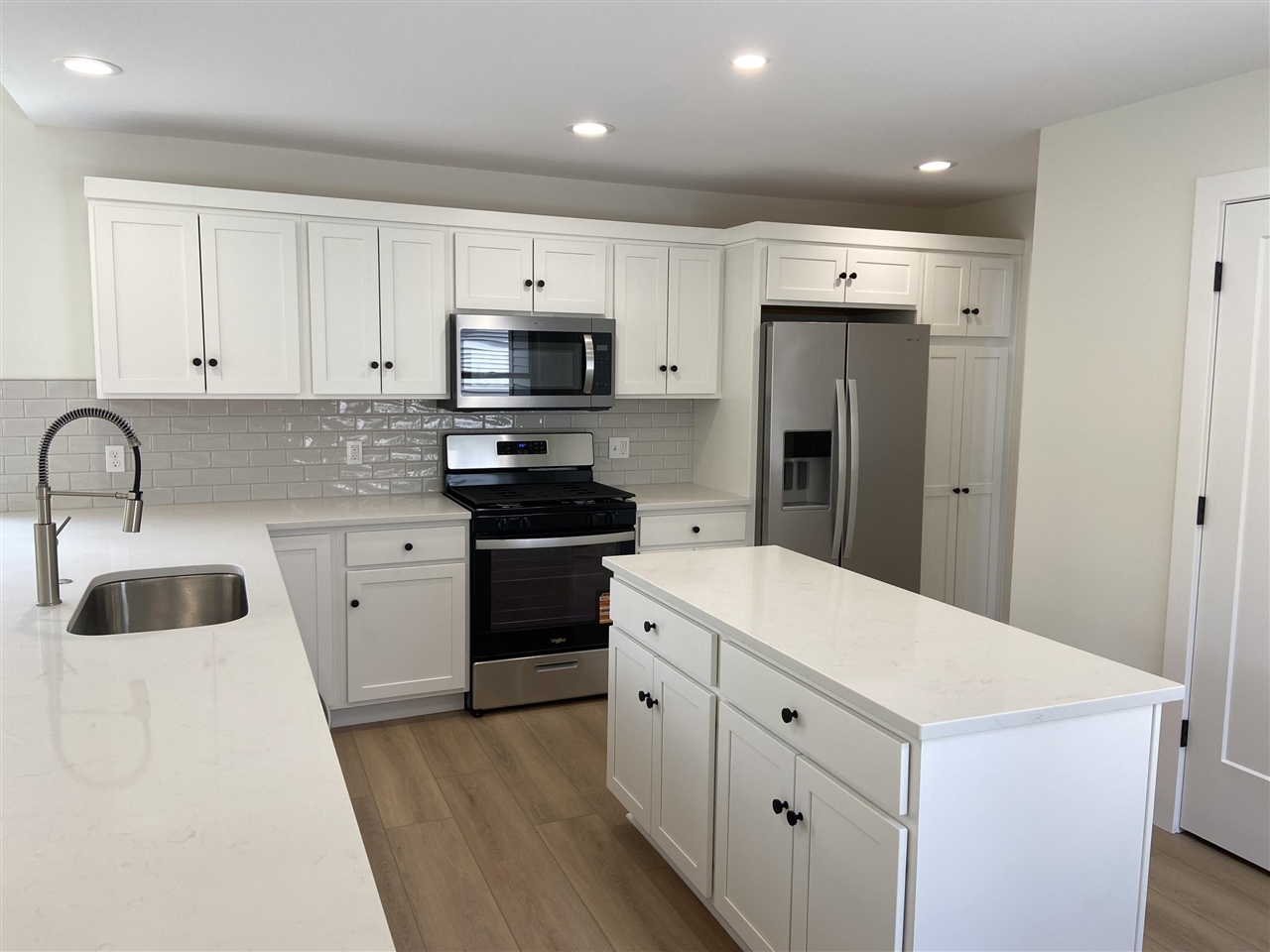 728 Violet Way St. Joseph, MI 49085 - Photo 10 of 24