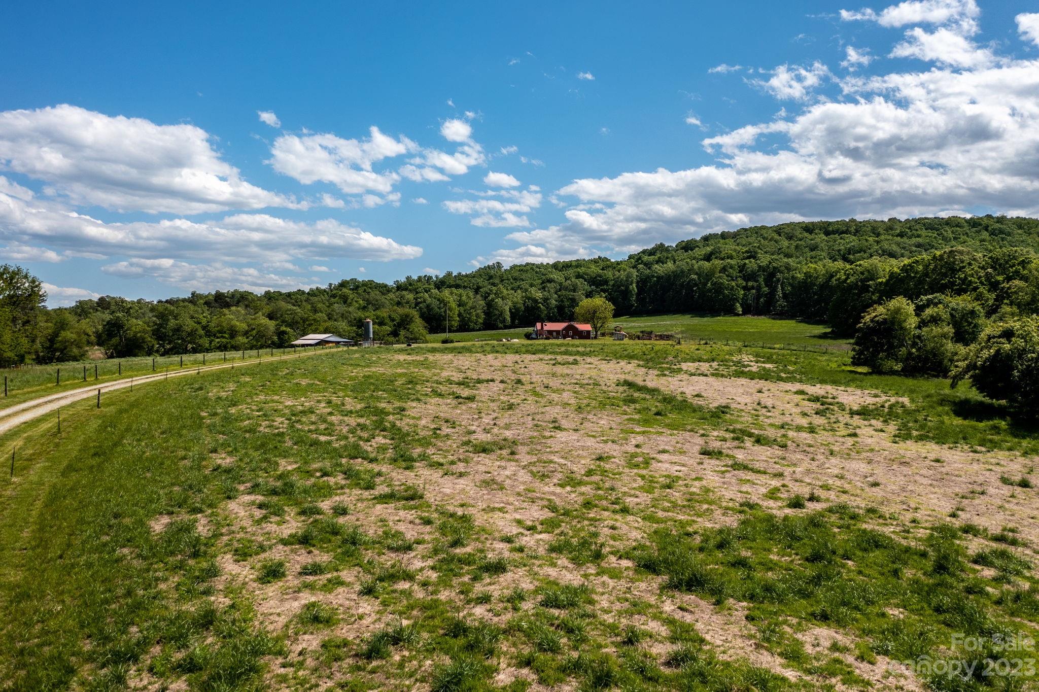 870 Groce Road Ronda, NC 28670 - Photo 4 of 36 Gallery Image 4