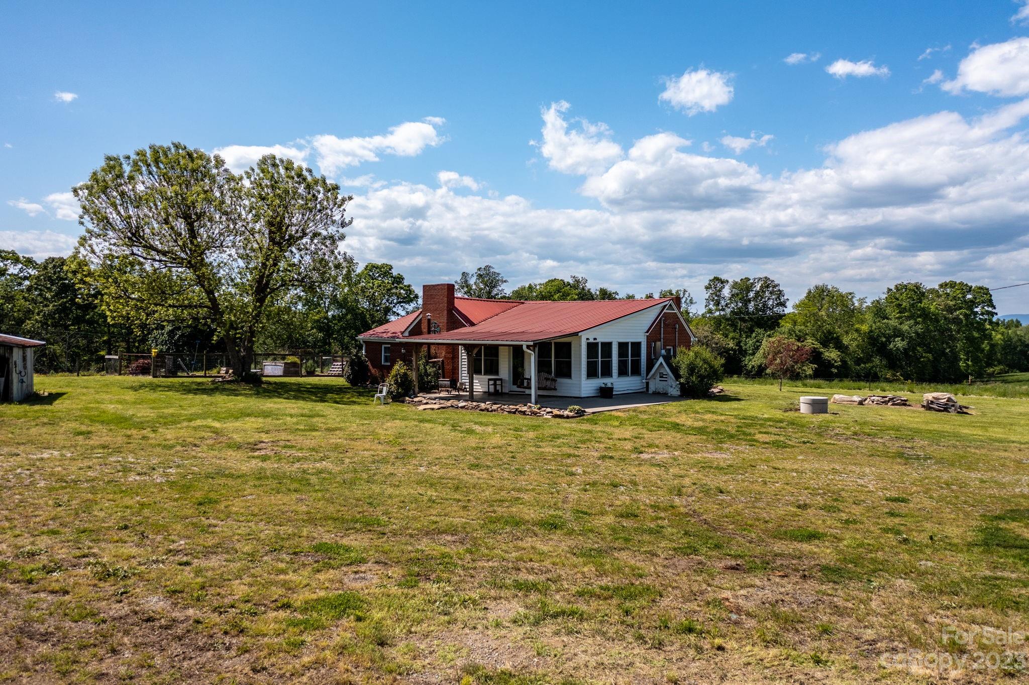 870 Groce Road Ronda, NC 28670 - Photo 8 of 36 Gallery Image 8