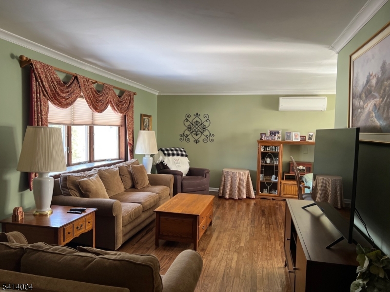 385 Colonial Avenue Union, NJ 07083 - Photo 2 of 27