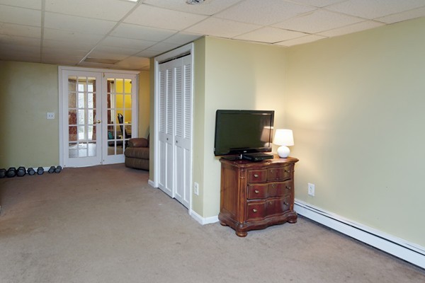 486 Cotuit Road Mashpee, MA 02649 - Photo 23 of 29 a view of a livingroom with furniture