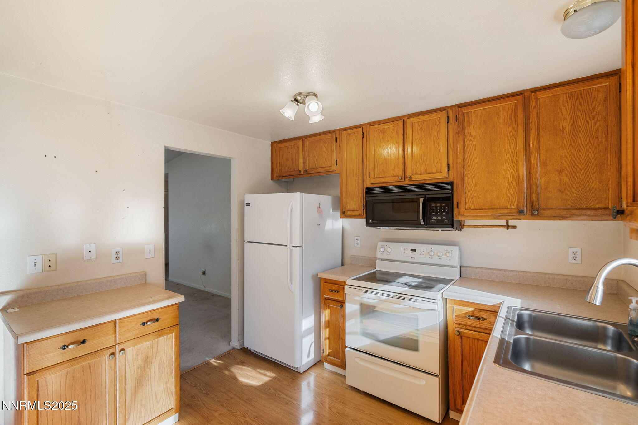 8696 Red Baron Boulevard Reno, NV 89506 - Photo 13 of 28 16-web-or-mls-DSC07300