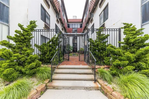 $649,000 | 425 Shore Road, Unit 2B, Long Beach, NY 11561