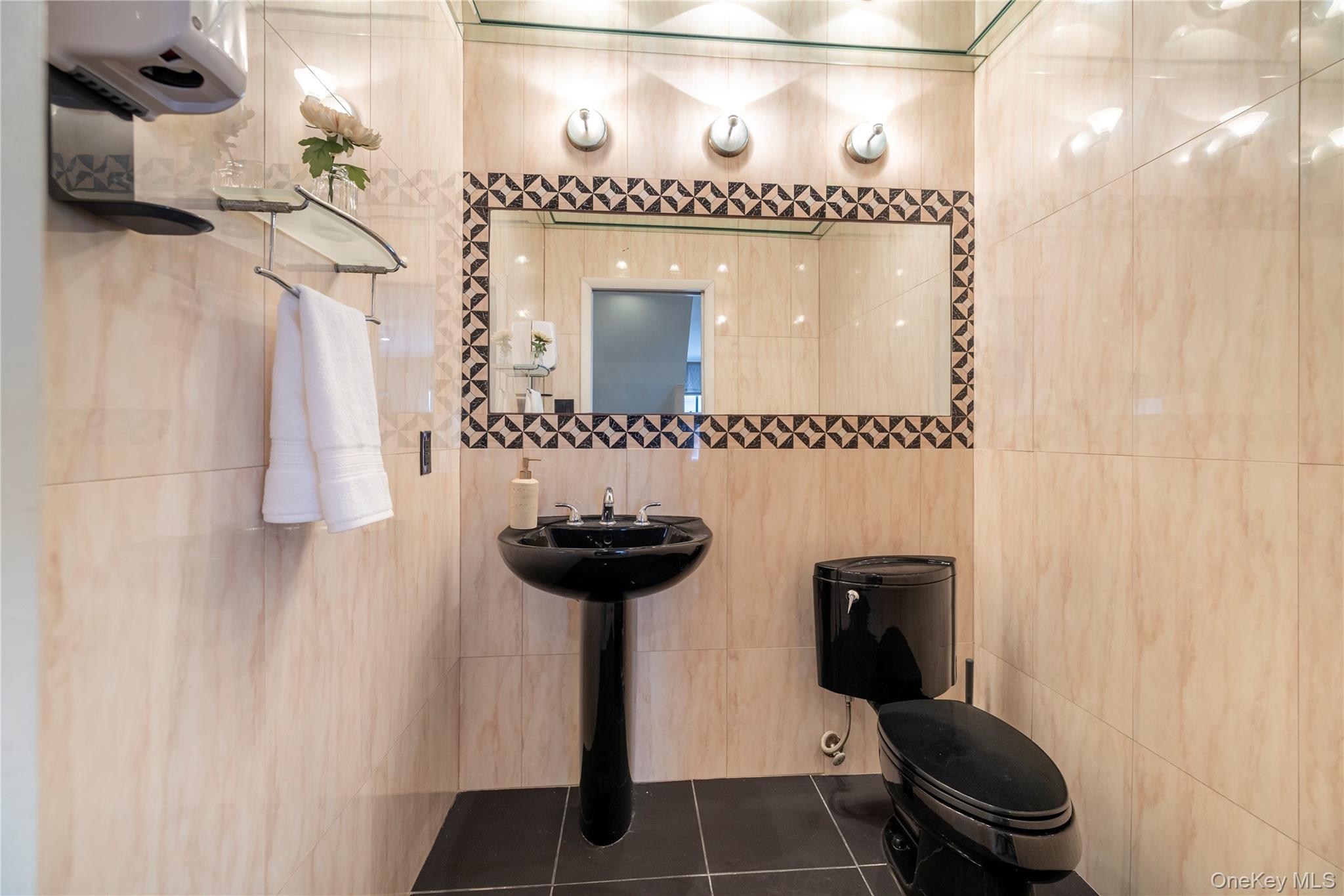 425 Shore Road, Unit 2B Long Beach, NY 11561 - Photo 9 of 26 Powder Room on Main Floor