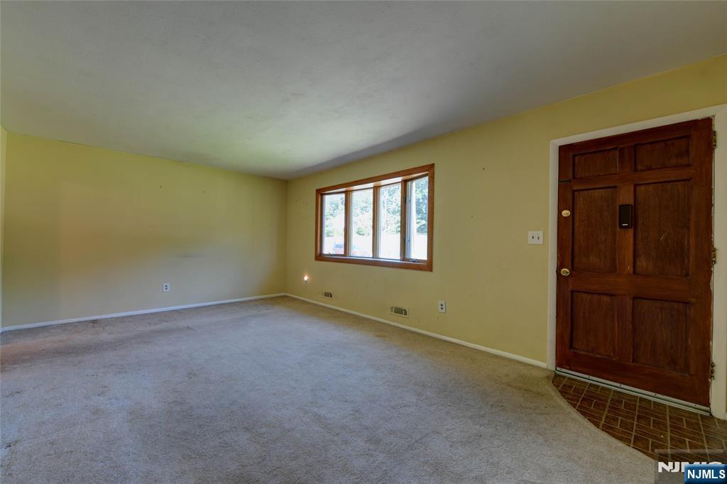 14 Apollo Drive Oak Ridge, NJ 07438 - Photo 4 of 37 Gallery Image 4