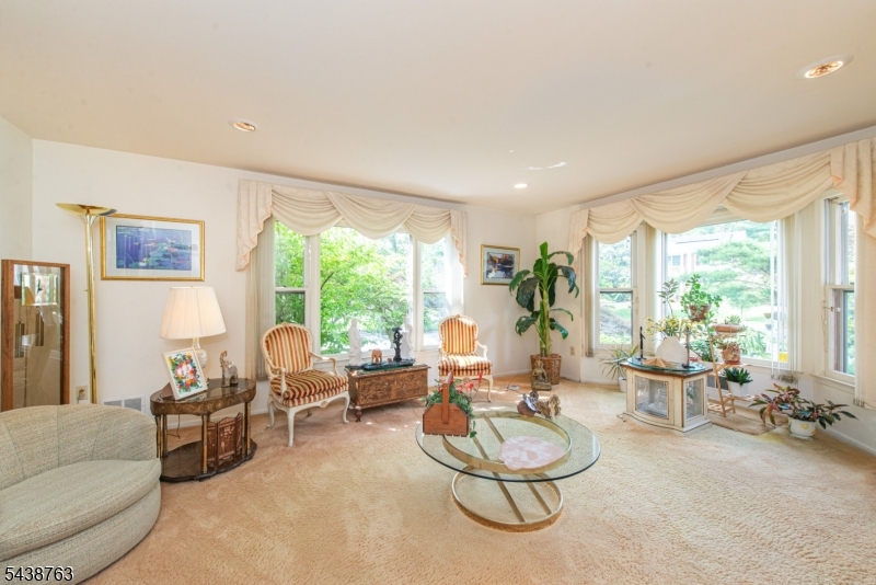 9 Puddingstone Way Florham Park, NJ 07932 - Photo 9 of 42
