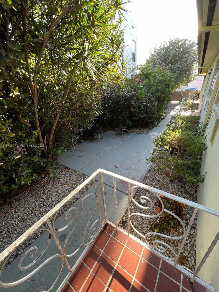 620 Jefferson Avenue, Unit 2 Miami Beach, FL 33139 - Photo 2 of 24