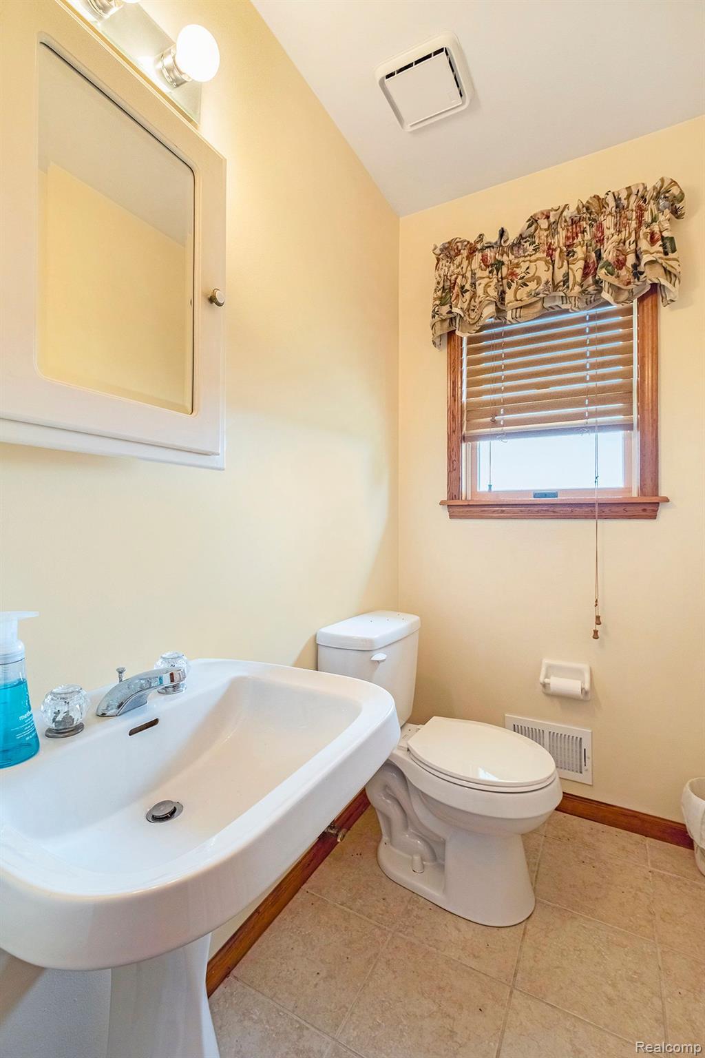 5454 North Webster Road Flint, MI 48504 - Photo 10 of 20 Gallery Image 10