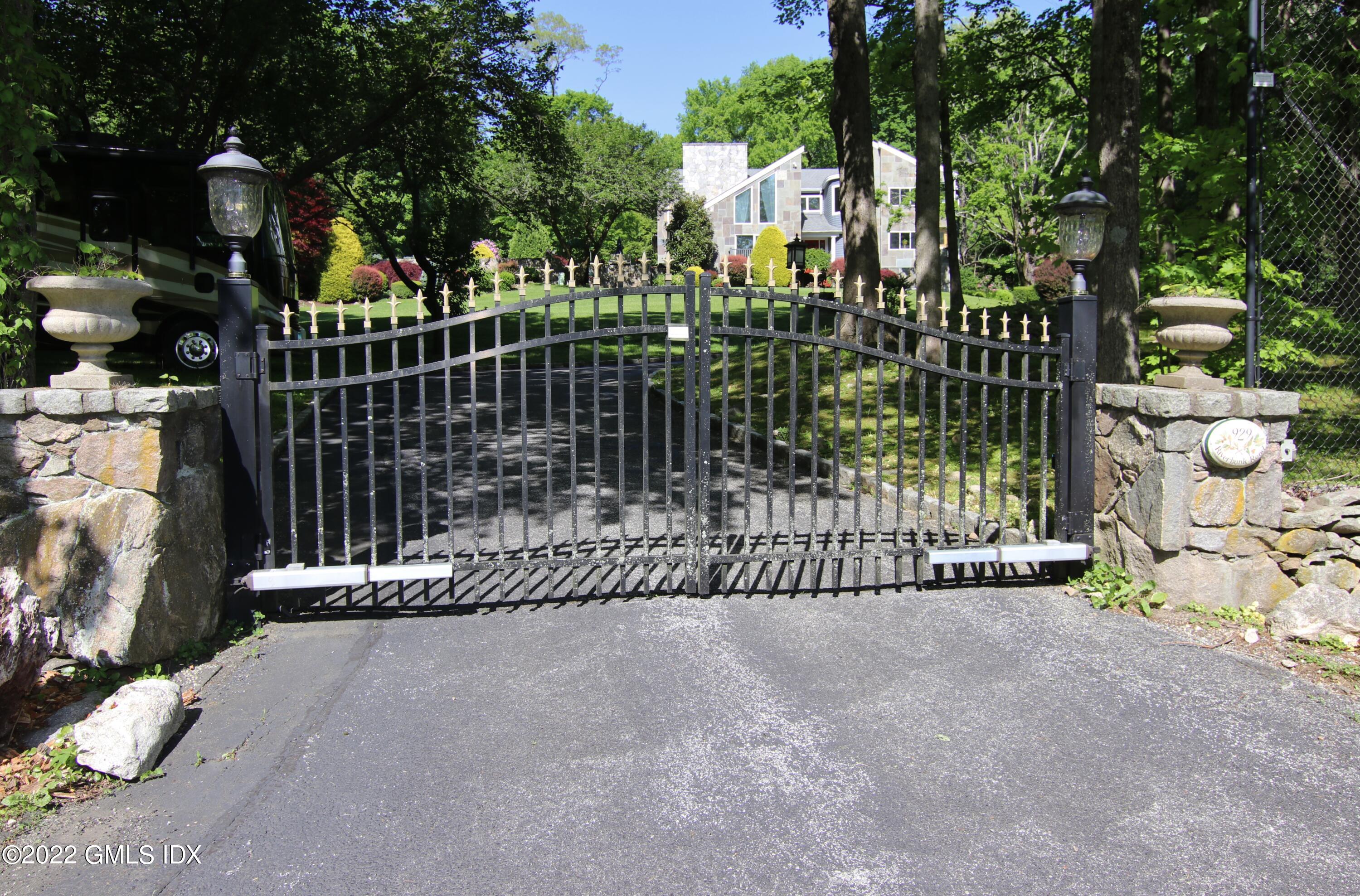 929 Riverbank Road Stamford, CT 06903 - Photo 3 of 42 Gated entry
