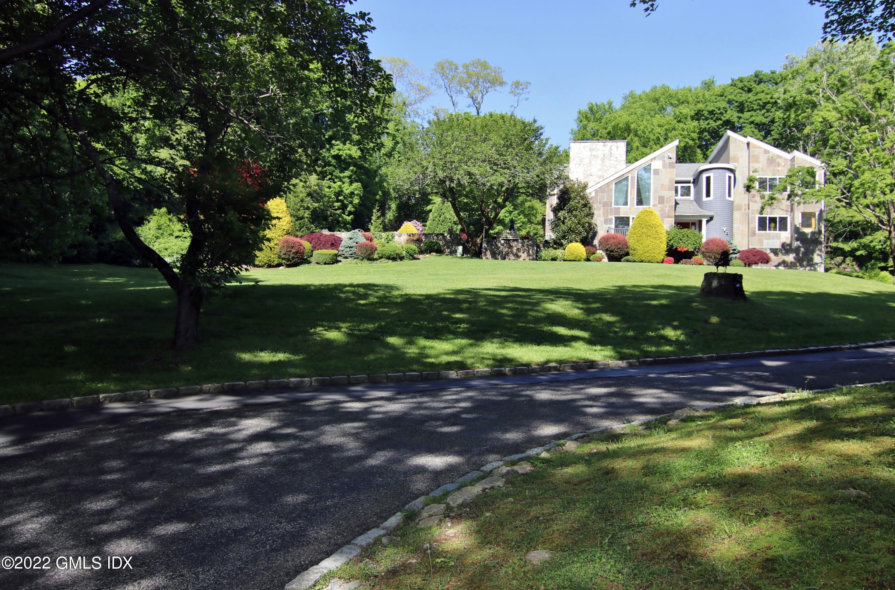929 Riverbank Road Stamford, CT 06903 - Photo 4 of 42 Majestic Approach