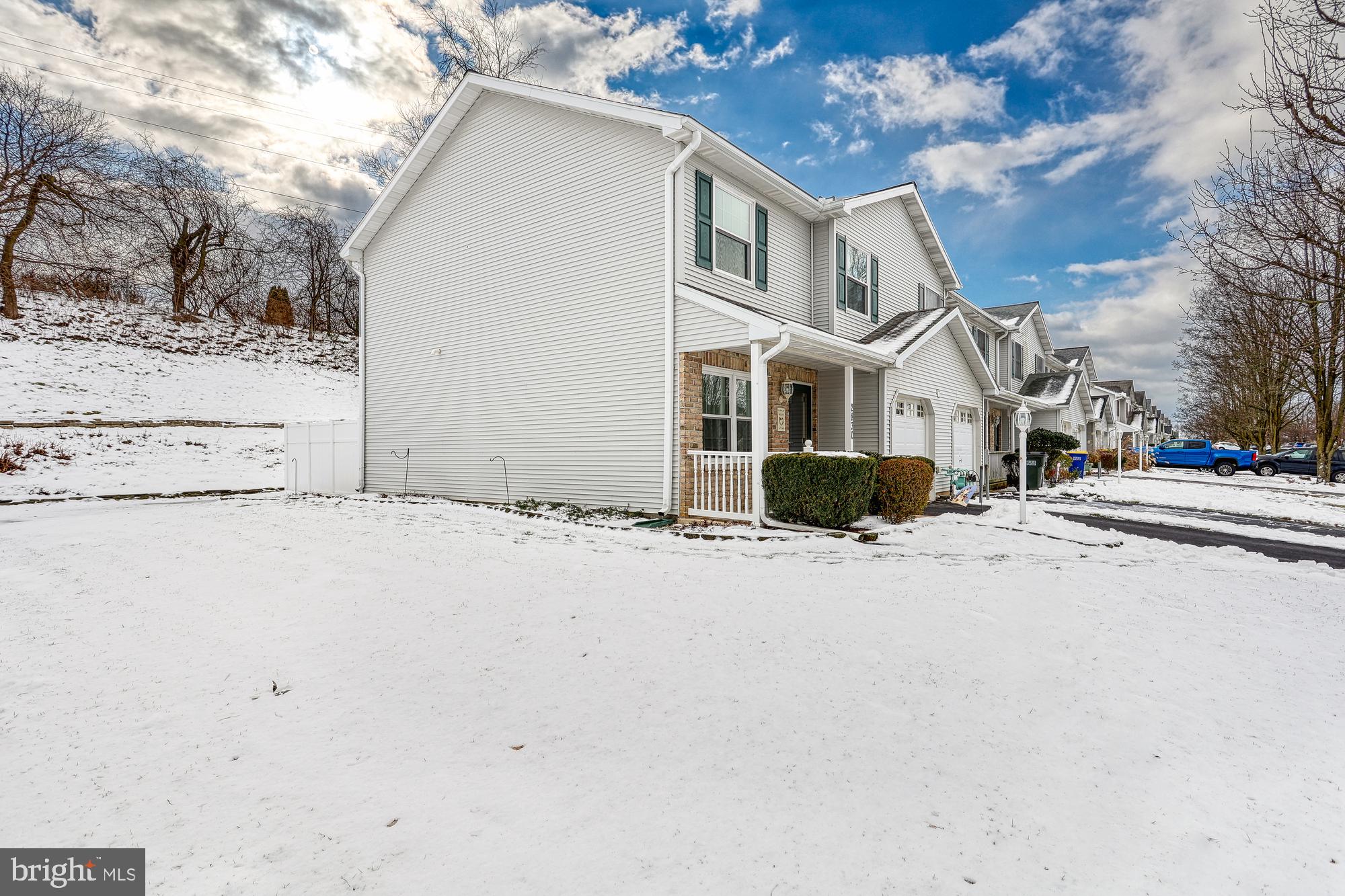 2830 Robin Road York, PA 17404 - Photo 2 of 34 Gallery Image 2