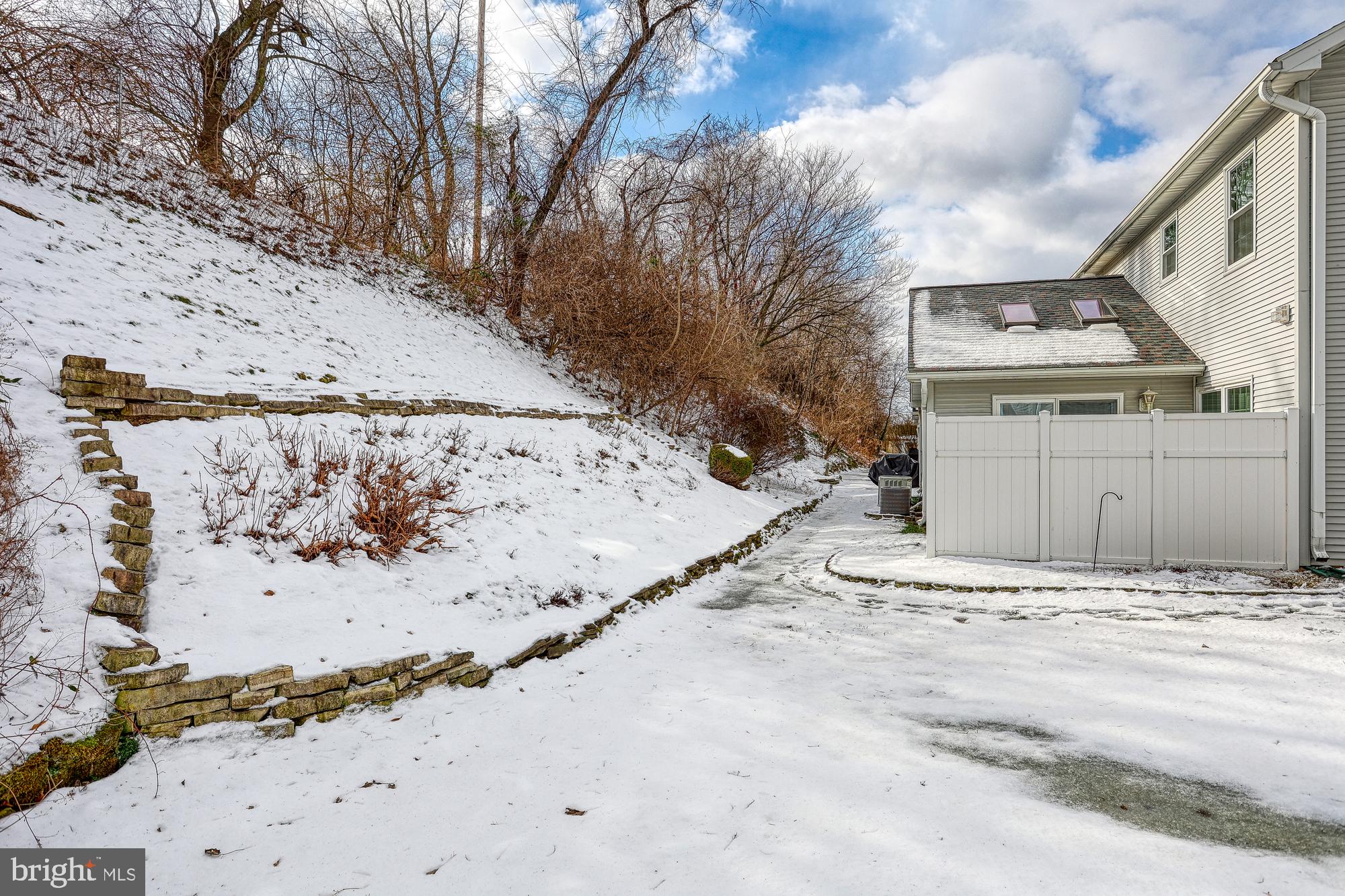 2830 Robin Road York, PA 17404 - Photo 5 of 34 Gallery Image 5