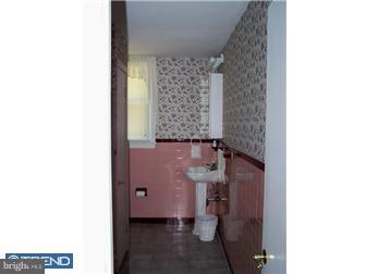37 Brookside Road Glenside, PA 19038 - Photo 5 of 12 Gallery Image 5