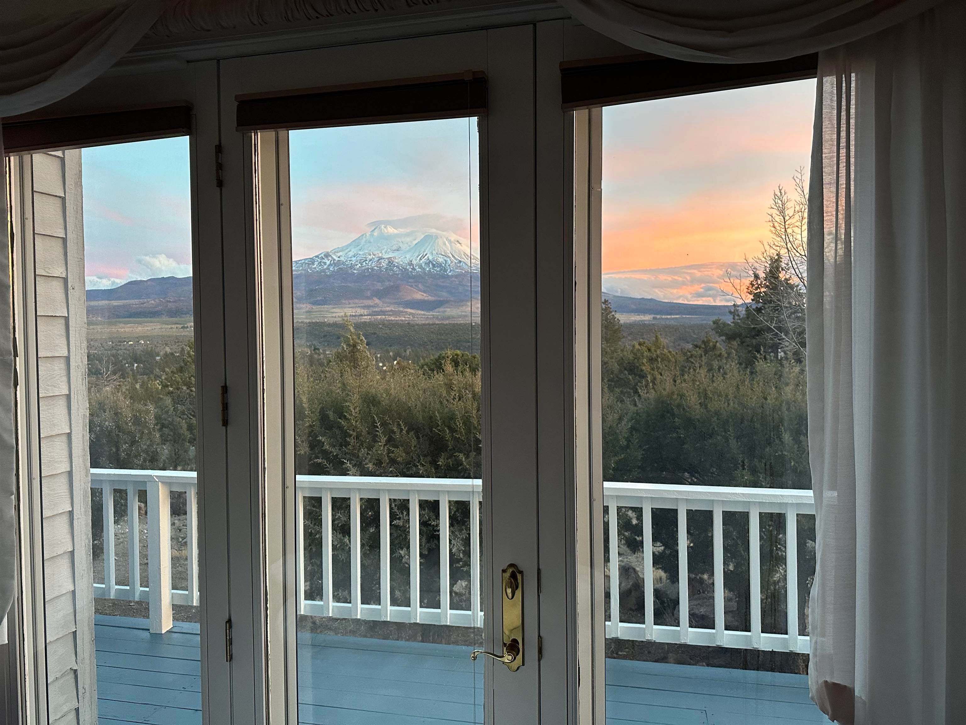 15028 Juniper Peak Road Weed, CA 96094 - Photo 9 of 33 Gallery Image 9