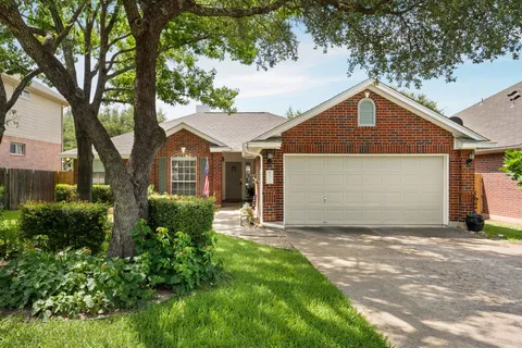 $325,000 | 810 Hilltop Drive, Leander, TX 78641