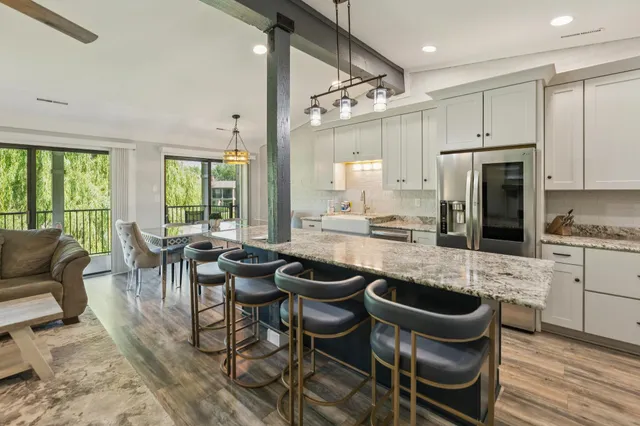 $599,000 | 33 Abbey Villa, Unit F, Fontana, WI 53125