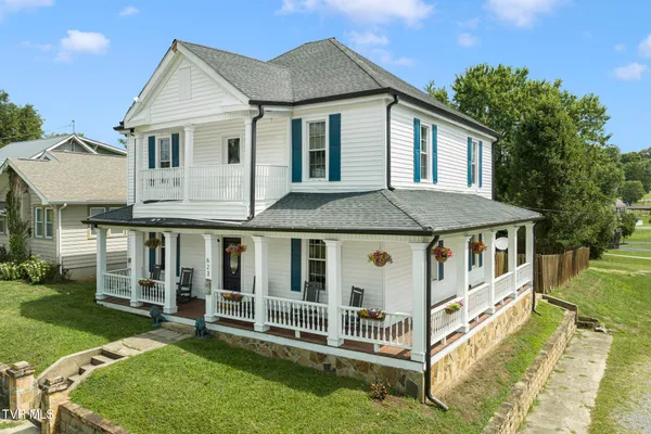 $369,900 | 623 Florida Avenue, Bristol, TN 37620