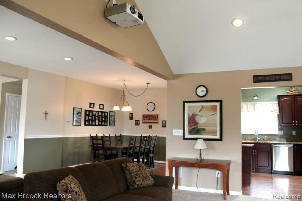 2273 Rosemont Road Berkley, MI 48072 - Photo 7 of 32 Rosemont 2273 025.jpg
