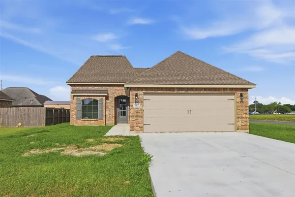 $260,000 | 102 Mayhaw Street, Iowa, LA 70647
