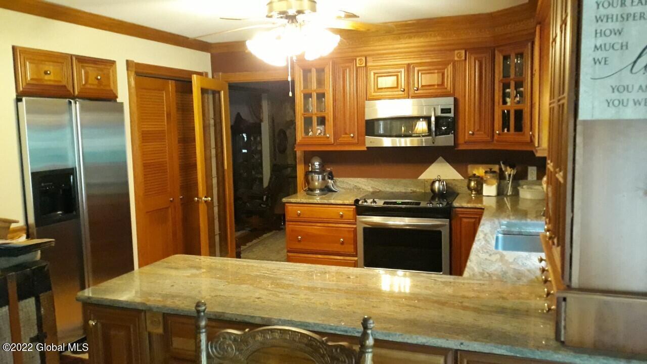 8 Pheasant Ridge Drive Colonie, NY 12211 - Photo 8 of 22 Kitchen