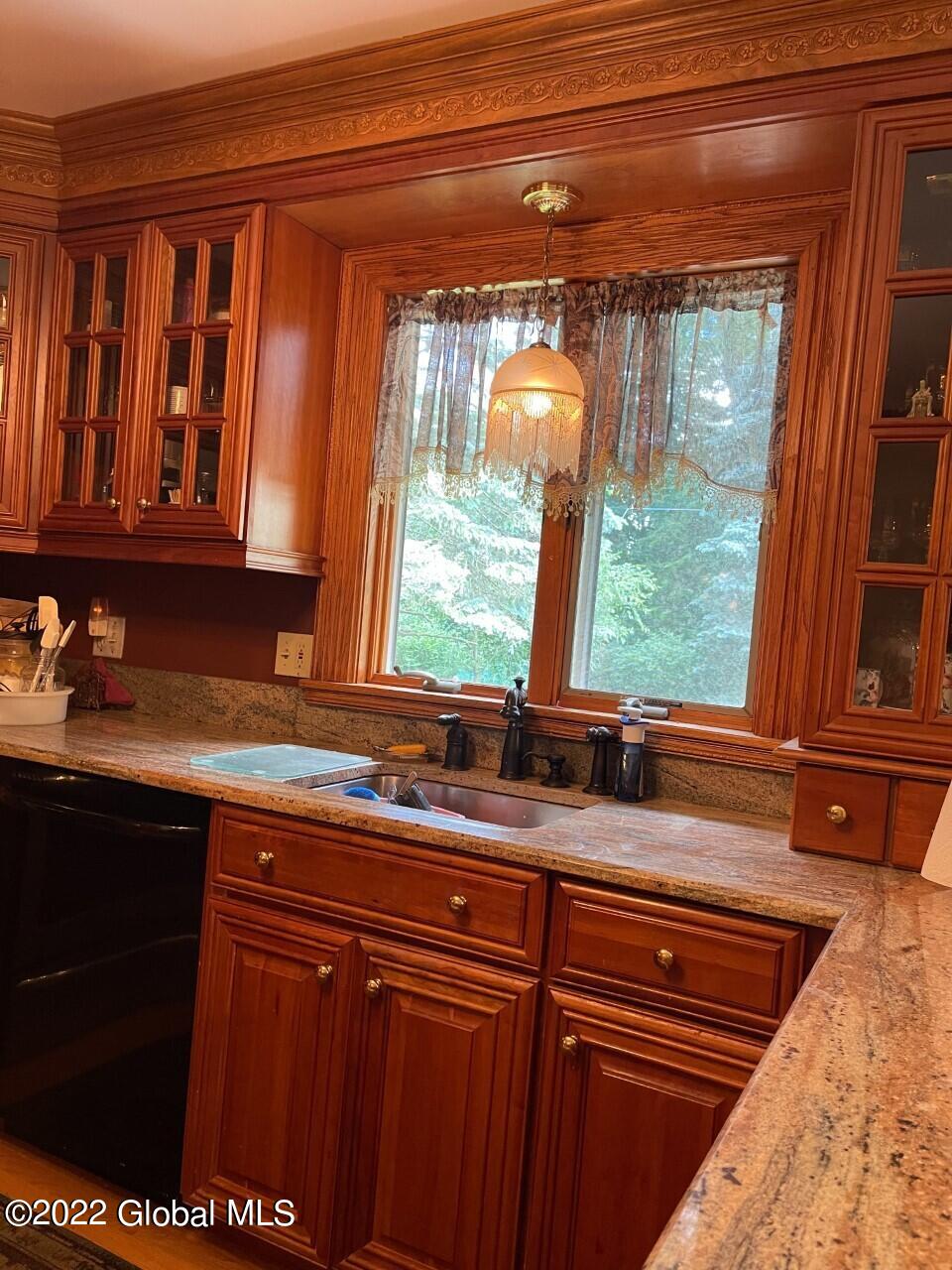 8 Pheasant Ridge Drive Colonie, NY 12211 - Photo 9 of 22 Kitchen