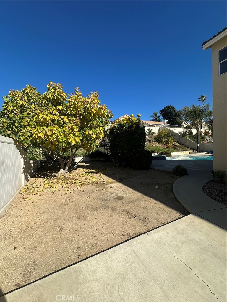 29652 Chandler Road Highland, CA 92346 - Photo 19 of 22 a view of a outdoor space