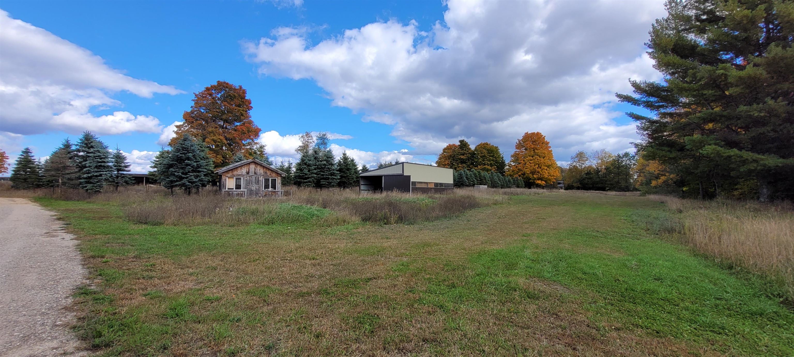 1703 Golden Road Southeast Kalkaska, MI 49646 - Photo 18 of 57 1906092-17.JPG