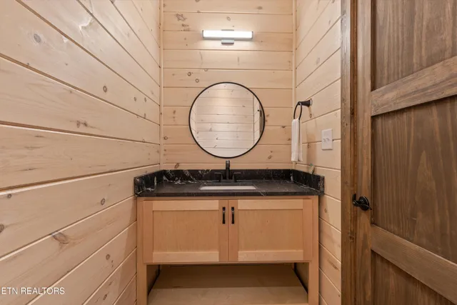 $1,350,000 | 906 Saddle Crk Way, Sevierville, TN 37862