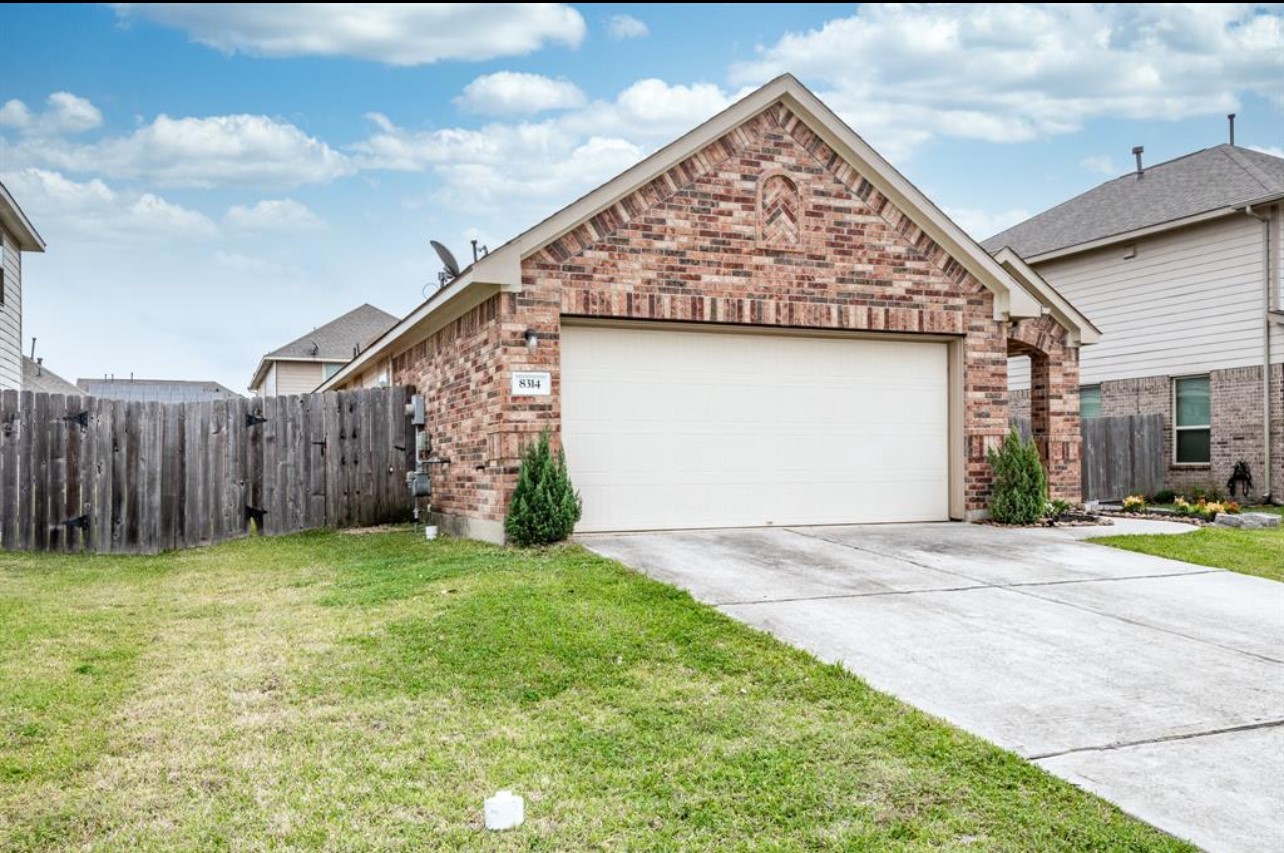 8314 Broadleaf Avenue Baytown, TX 77521 - Photo 2 of 17