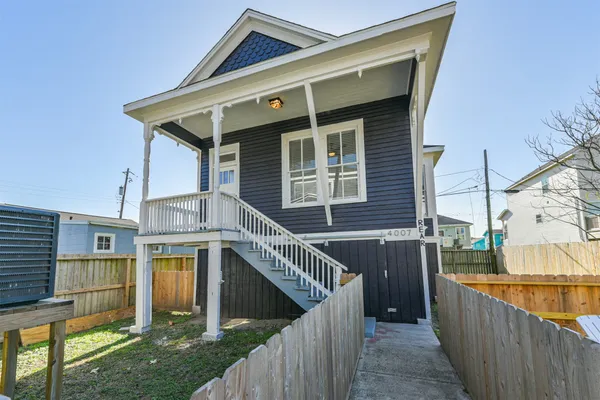 $575,000 | 4007 Avenue H, Galveston, TX 77550