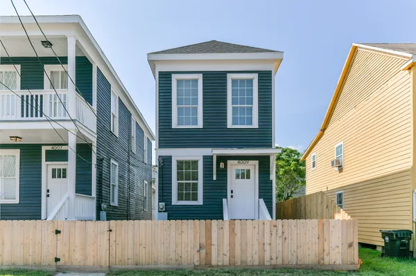$575,000 | 4007 Avenue H, Galveston, TX 77550