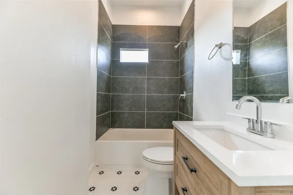 $575,000 | 4007 Avenue H, Galveston, TX 77550