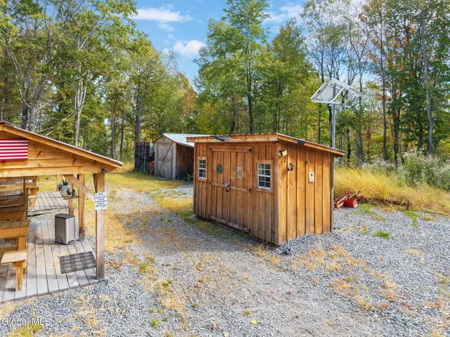 $125,000 | 332 Hammondtown Road, Amsterdam, NY 12010