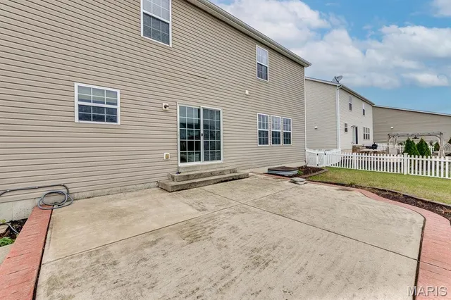 $2,800 | 1832 English Oak Drive, O'Fallon, MO 63367