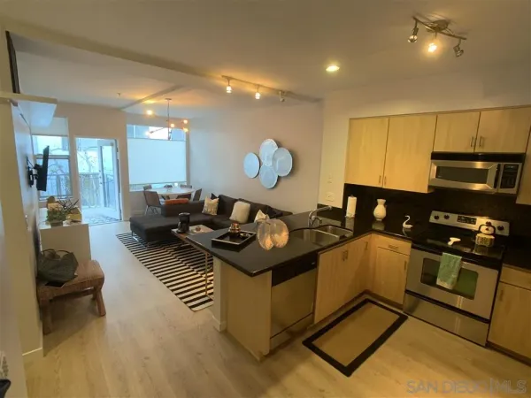 $2,850 | 101 West Market Street, Unit 320, San Diego, CA 92101