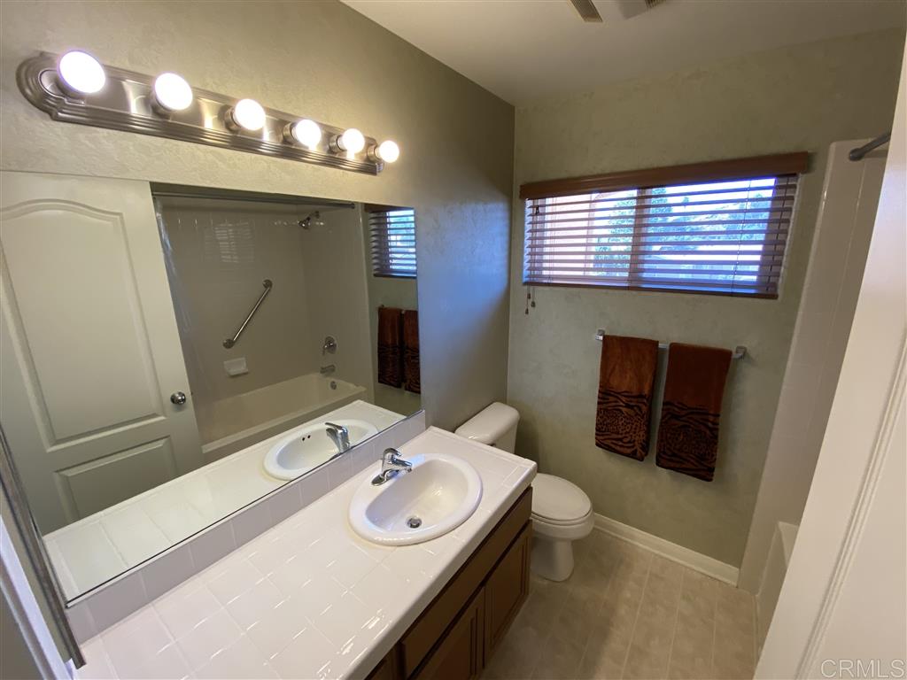 12715 Oak Knoll Road Poway, CA 92064 - Photo 15 of 25