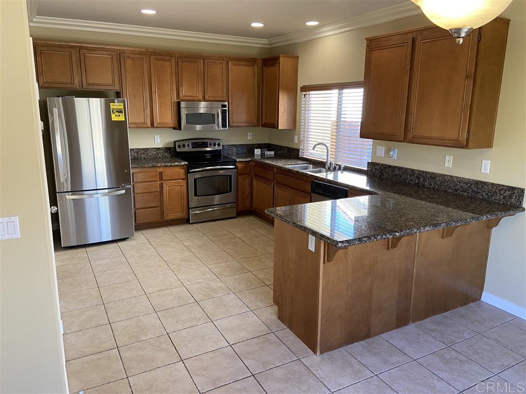 12715 Oak Knoll Road Poway, CA 92064 - Photo 3 of 25