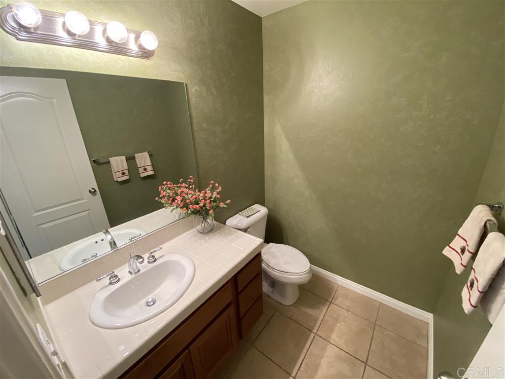 12715 Oak Knoll Road Poway, CA 92064 - Photo 7 of 25